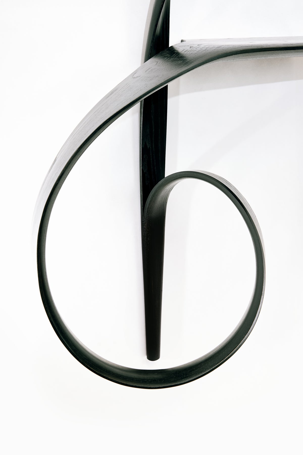 Emovere Display Shelf, curved ash detail