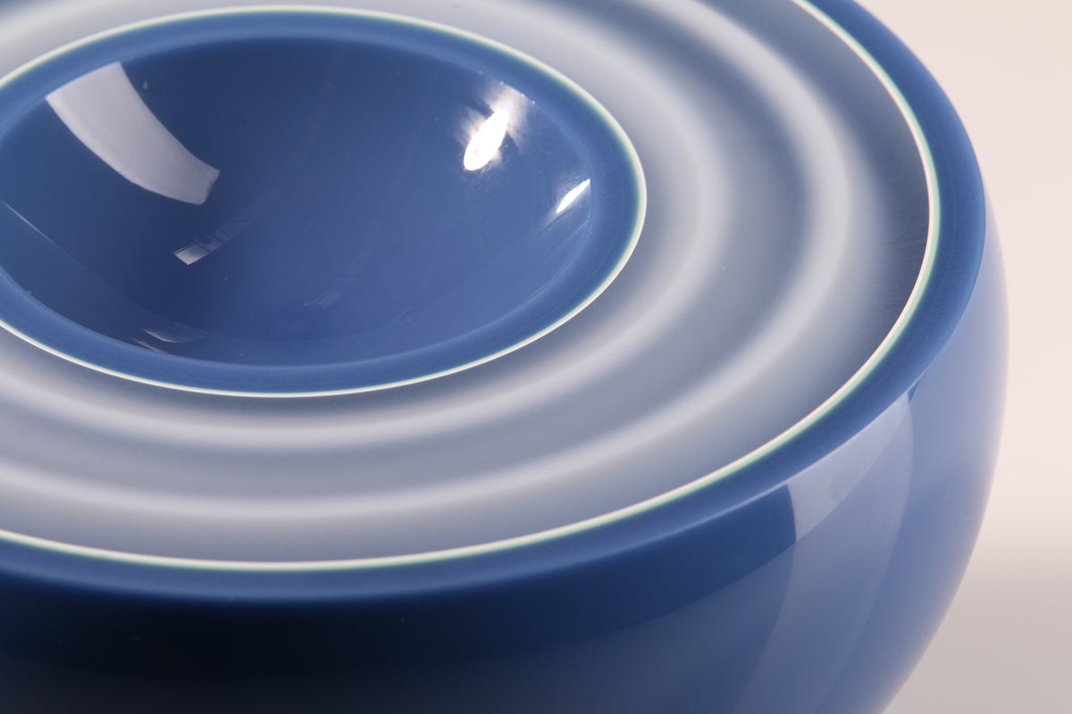 Peter Bowles, Kepler 10c, detail of concentric glass rings around the opening.